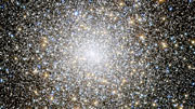 Panning across star cluster Messier 15